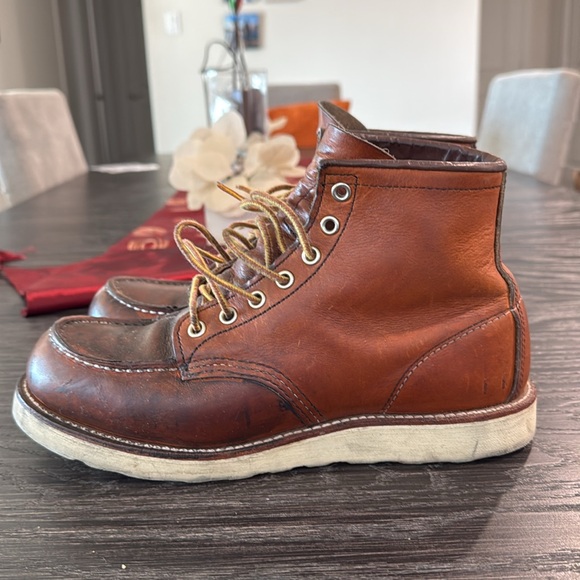 REDWING 875 SIZE 8D CLASSIC MOC
MEN'S 6-INCH BOOT IN ORO LEGACY LEATHER - Picture 4 of 5